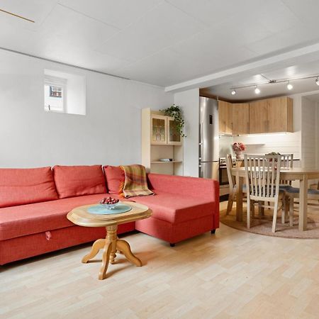 Room In Cozy Apartment 7 Min Walk From The City Center Tromsø Exterior foto