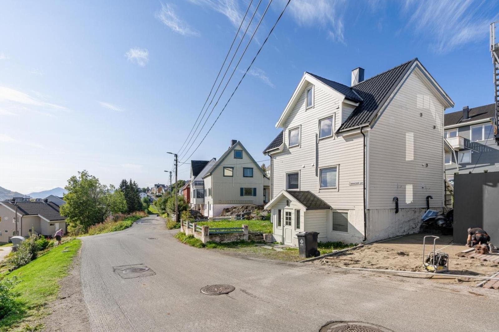 Room In Cozy Apartment 7 Min Walk From The City Center Tromsø Exterior foto